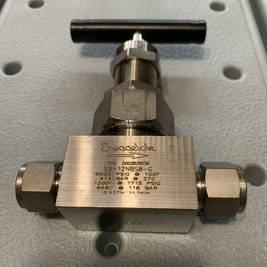 Клапан Swagelok SS-12NBS8-G Manual Stainless Needle Valve 1/2in 6000psi Tube