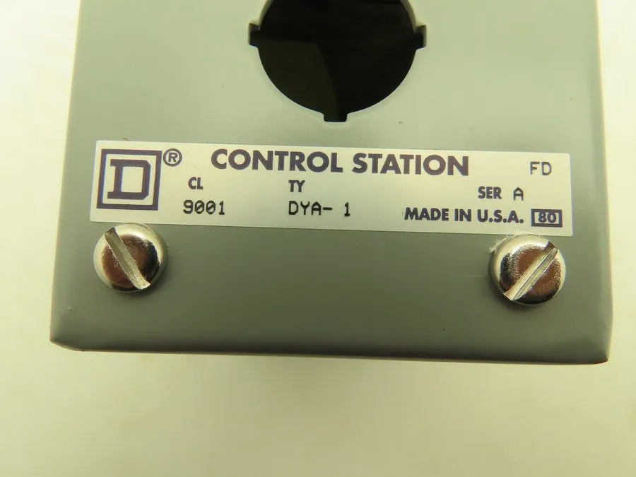 Монтажный шкаф Hoffman E-1PBGX Control Station Steel Enclosure 1-Hole 22.5mm
