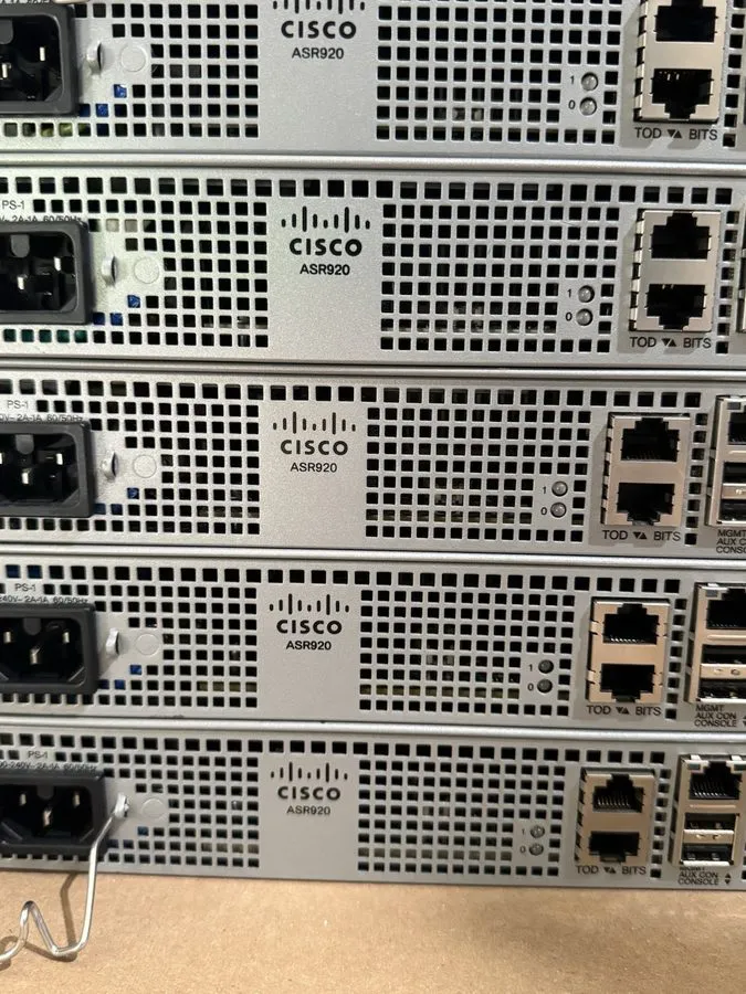 Маршрутизатор ASR-920-4SZ-A Cisco ASR 920 Series 2GE 4-10GE AC Router — фото лота 1