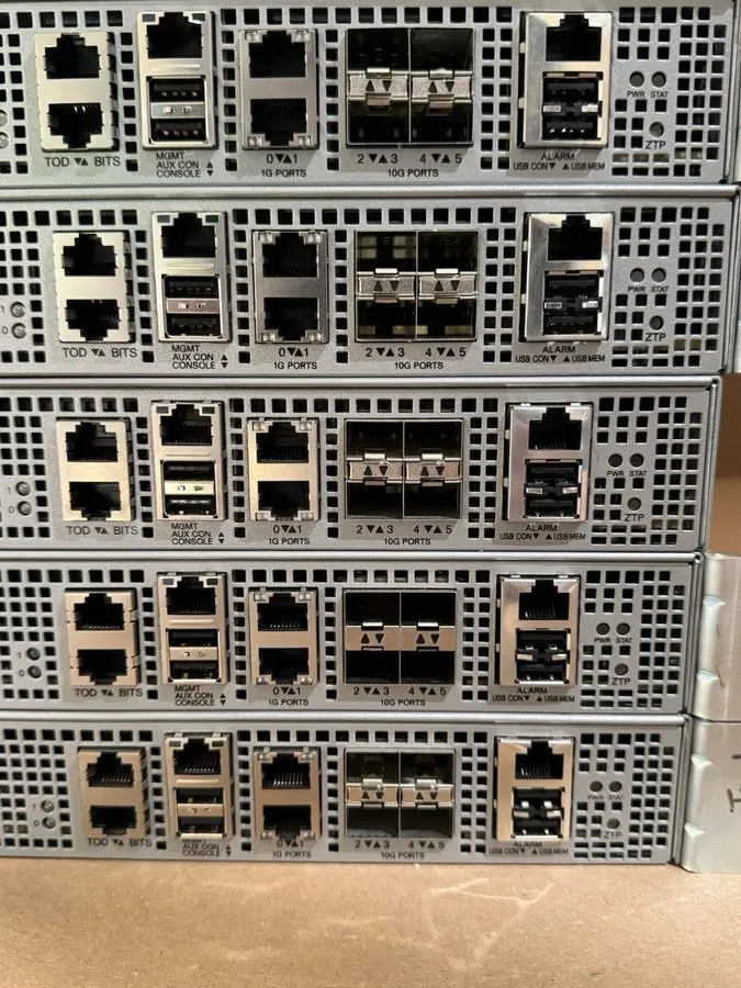 Маршрутизатор ASR-920-4SZ-A Cisco ASR 920 Series 2GE 4-10GE AC Router — фото лота 2