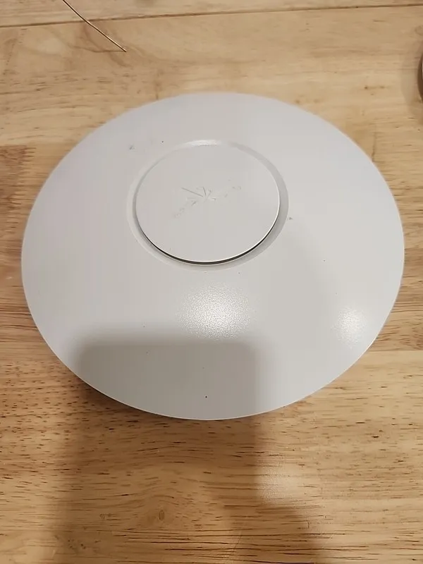 Точка доступа Wi-Fi Ubiquiti Networks UniFi AP UAP SWX-UAP 6545A-UAP Wireless Ac