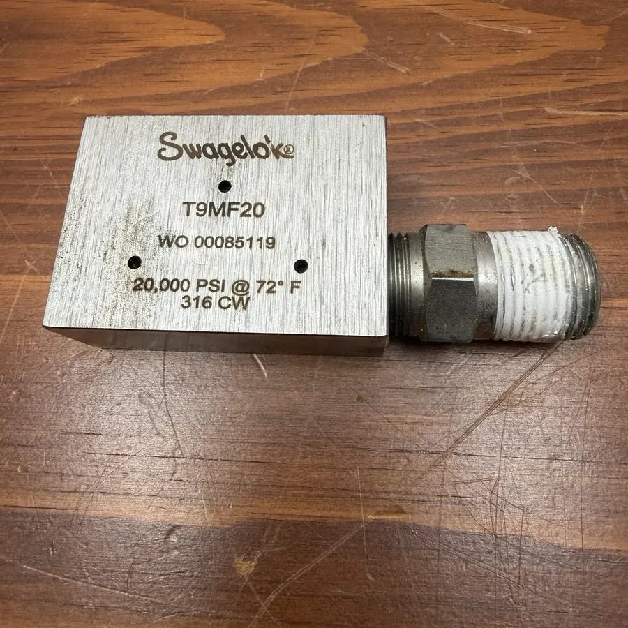 Фитинг Swagelok T9MF20 316 SS High-Pressure Coned and Threaded Tee Fitting 20k P