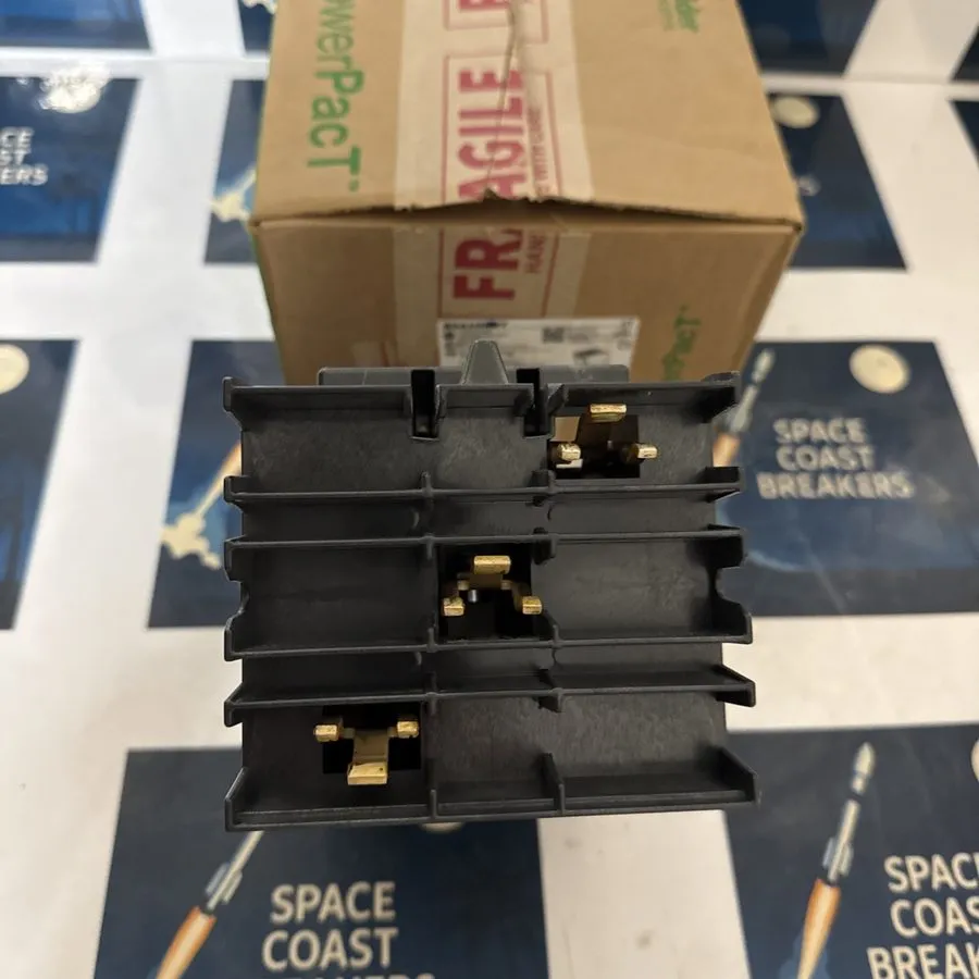 Автоматический выключатель Square D BGA34035Y PowerPact I-Line Circuit Breaker 3 — фото лота 1