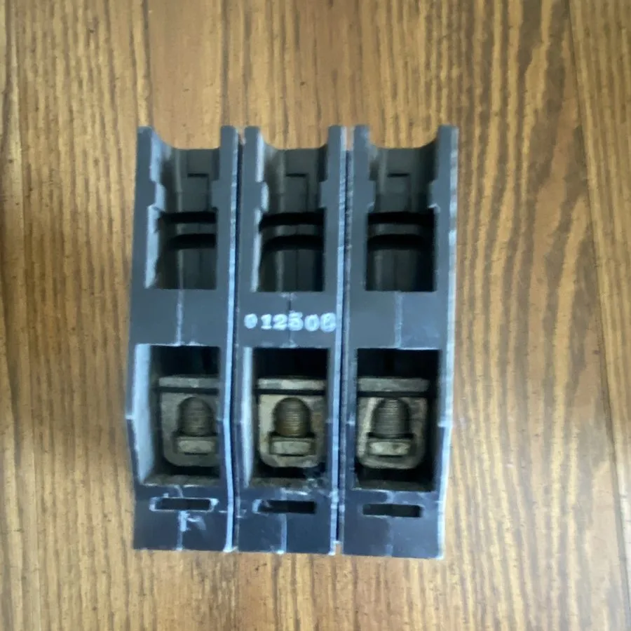 Автоматический выключатель Siemens HHED63B040 40A 3-Pole 600V Sentron Series Cir