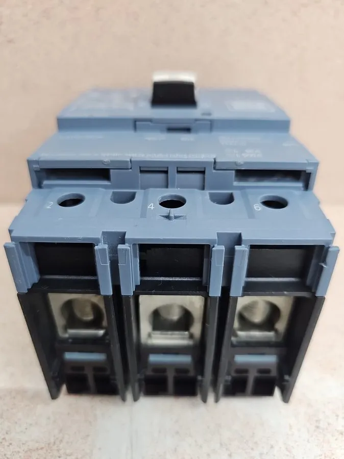 Автоматический выключатель Siemens 3VA4150-6ED34-0AA0 Circuit Breaker 3P/50A /48