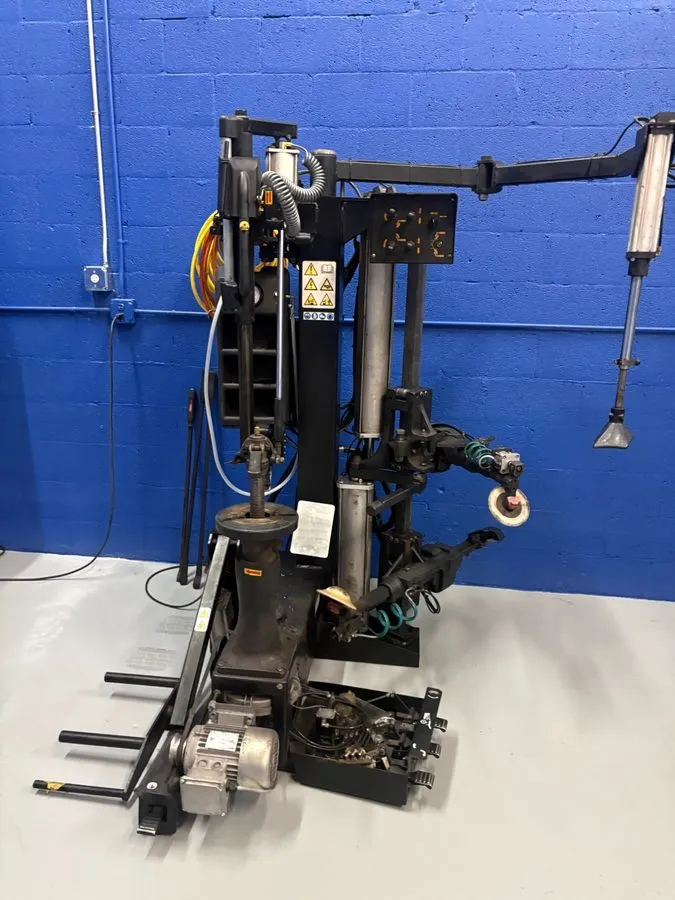 Шиномонтажный станок Snap-on ATC-900 Automatic Tire Changer Machine — фото лота 1