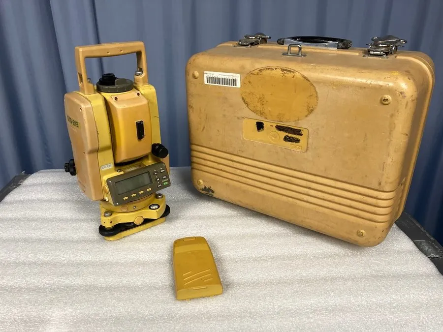 Тахеометр TOPCON GTS-213 TOTAL STATION, SURVEYING, SOKKIA,TRIMBLE, LEICA, NIKON