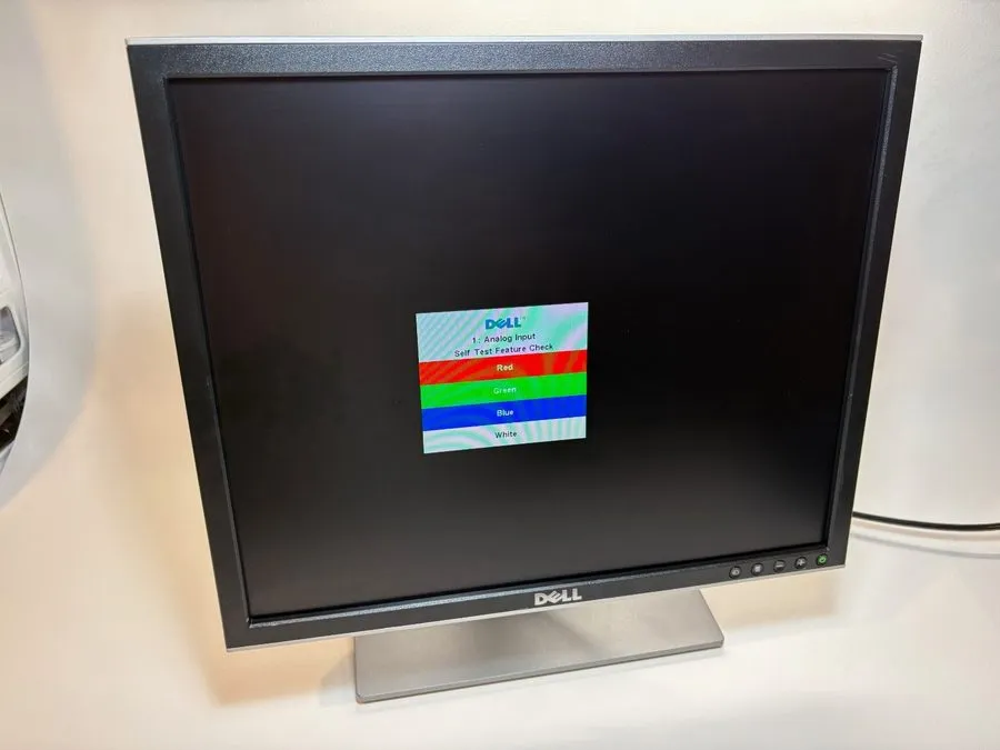 Монитор Dell UltraSharp 19” LCD Monitor 1907FPT Power Cord Included
