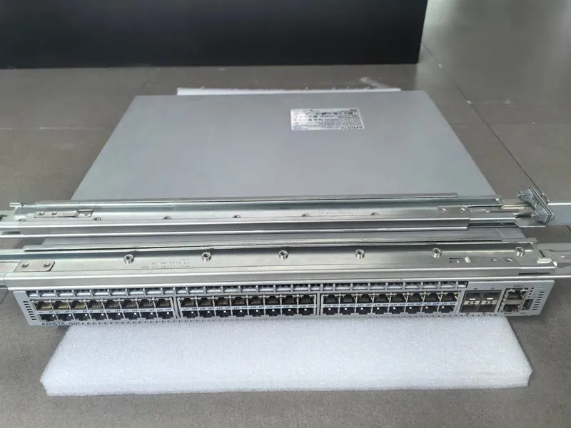Коммутатор Arista DCS-7048T-A 48 100/1000 RJ45 SFP