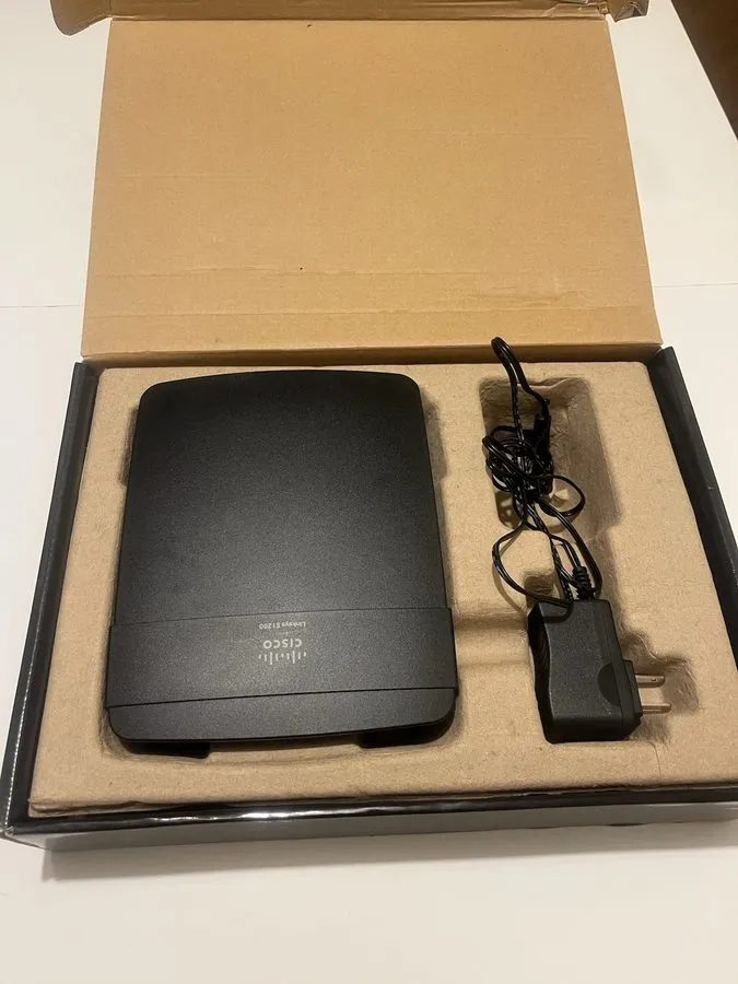 Маршрутизатор Cisco Linksys E1200 Wireless-N N300 Router 2.4GHz WiFi 4-Port — фото лота 1