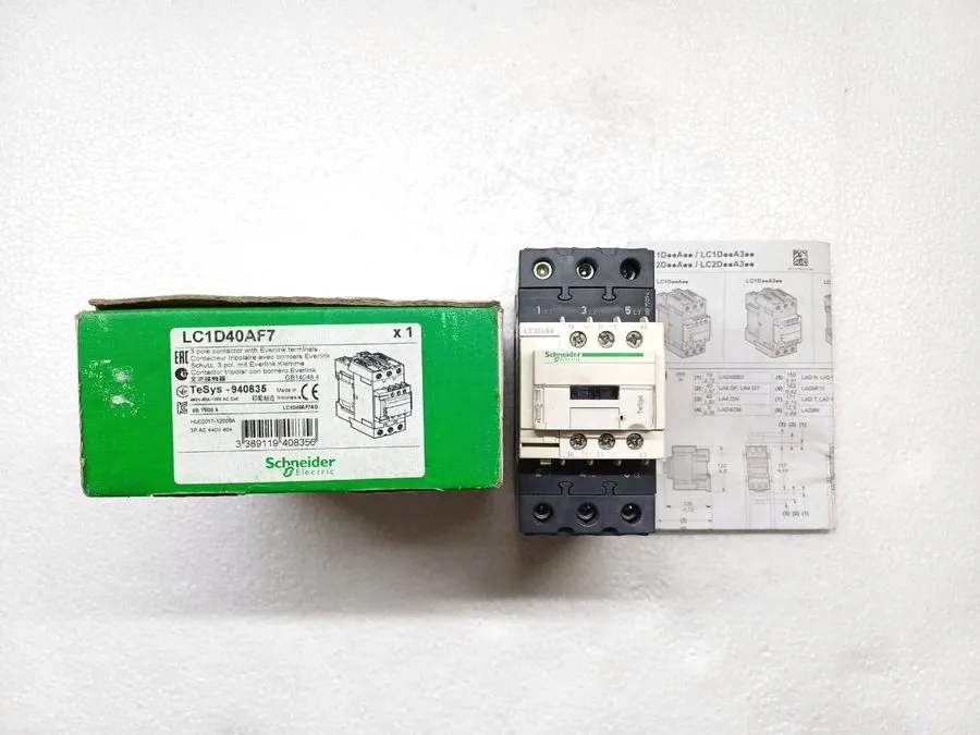 Контактор Schneider Electric TeSys D LC1D40A Contactor 40A 3P 110V AC Coil