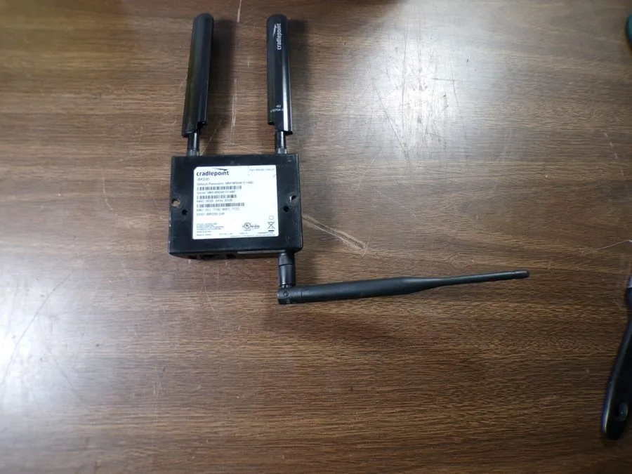 Маршрутизатор CradlePoint IBR200-10M-VZ 4G LTE Router w/ Power AC Verizon