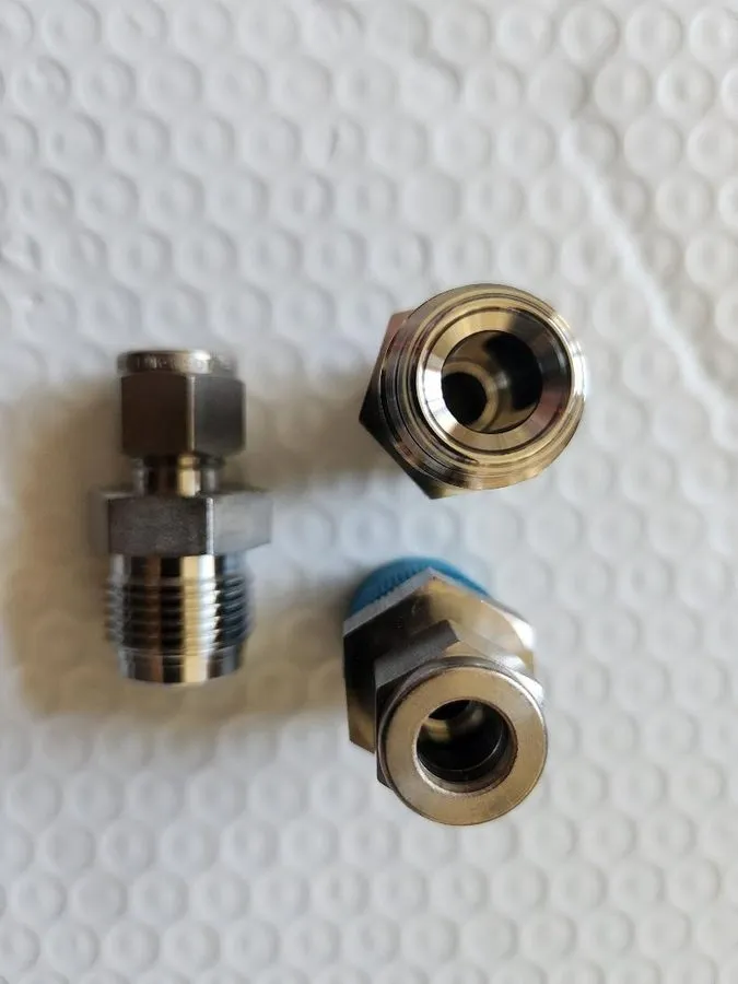 Фитинг x2 SS-8-VCR-6-600 Swagelok Fitting SS 1/2 in VCR x 3/8 in Tube Fitting — фото лота 1