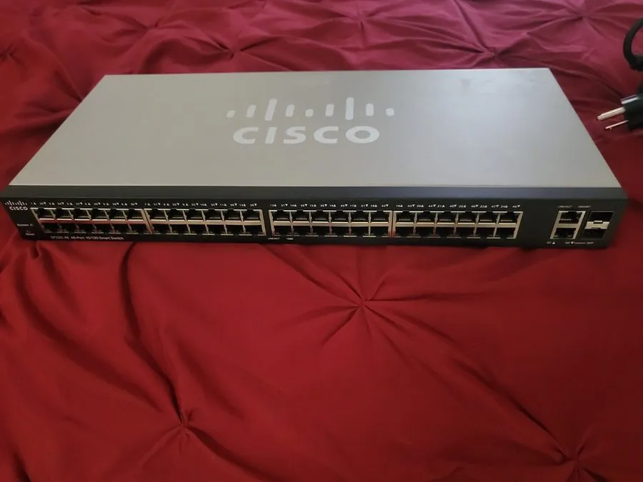 Коммутатор Cisco SF220-48 48-Port Fast Ethernet Smart Switch (SF220-48-K9-NA)