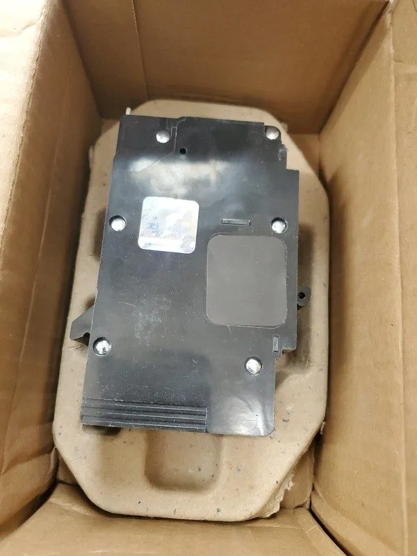 Автоматический выключатель SQUARE D EDB34045 EDB 3 POLE 45 AMP 480v CIRCUIT BREA — фото лота 2