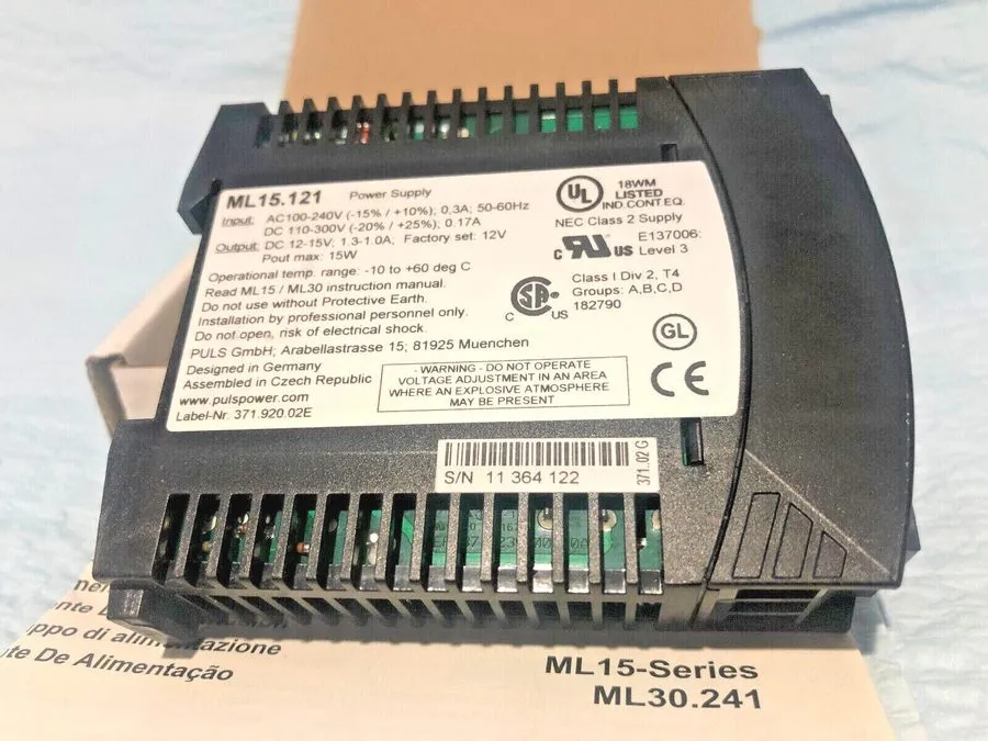 Блок питания Puls ML15.121 DC Power Supply, 100/240V AC, 12/15V DC, 15 W, 1.3 A,