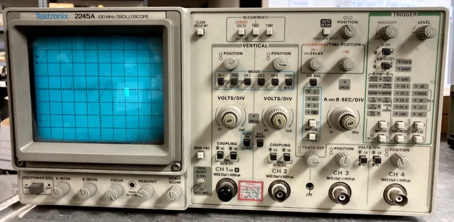 Осциллограф Tektronix 2245A 100MHz 4 Channel Analog Oscilloscope