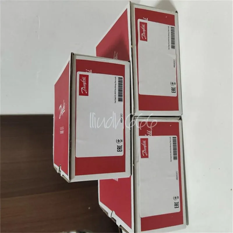 Датчик давления Danfoss EMP 2 084G2110 Pressure Transmitter 24VDC