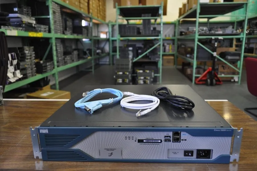 Маршрутизатор Cisco 2811 Router IOS 15.1 T CME 8.5 CCENT CCNA CCVP CCIE CCSP LAB