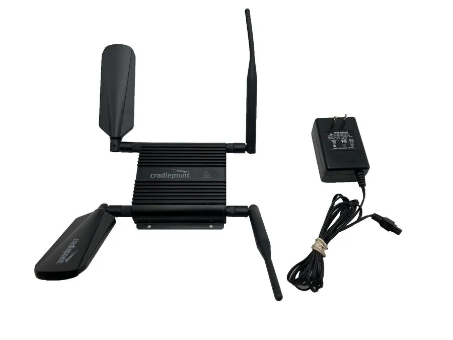 Маршрутизатор Cradlepoint IBR600B-LP4 LTE Wireless Router — фото лота 1