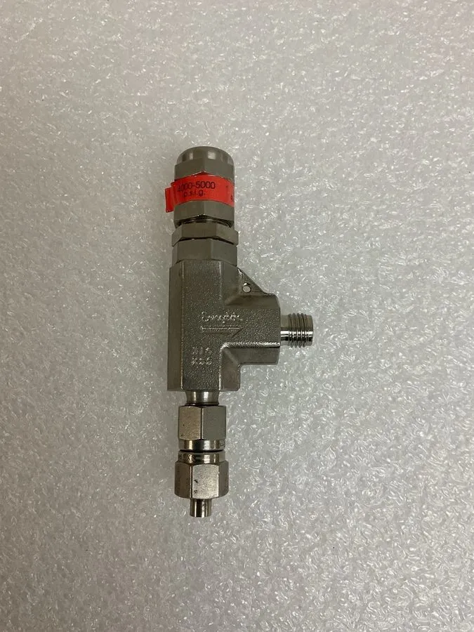 Клапан SWAGELOK Pressure Relief Valve R3A-G RED SPRING 275-344bar 4000-5000 PSIG — фото лота 1