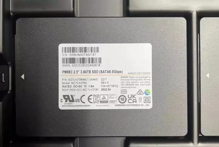 SSD-накопитель Samsung PM883 3.84TB SATA 6.0Gbps SSD Solid State Drives Product 