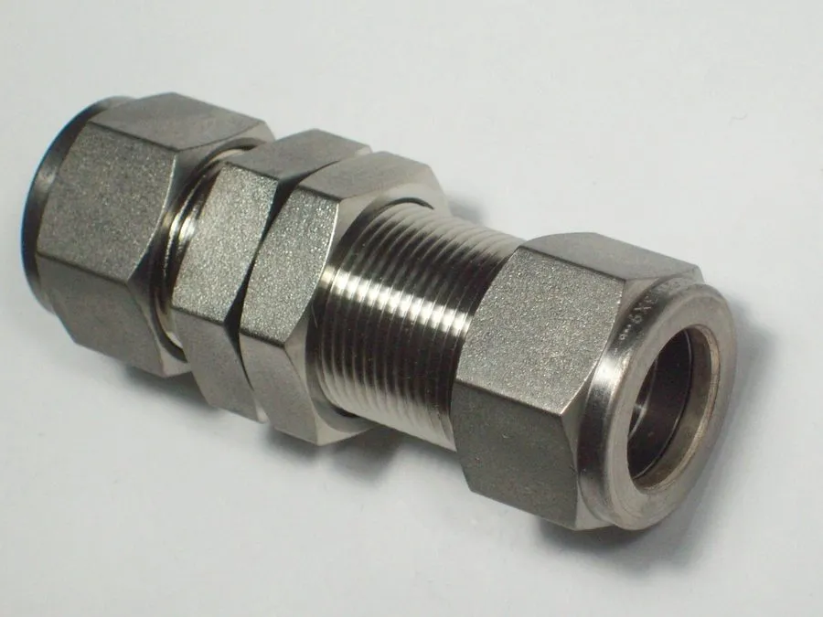 Фитинг Swagelok SS-1010-61 SS Tube Fitting, Bulkhead Union, 5/8" Tube OD