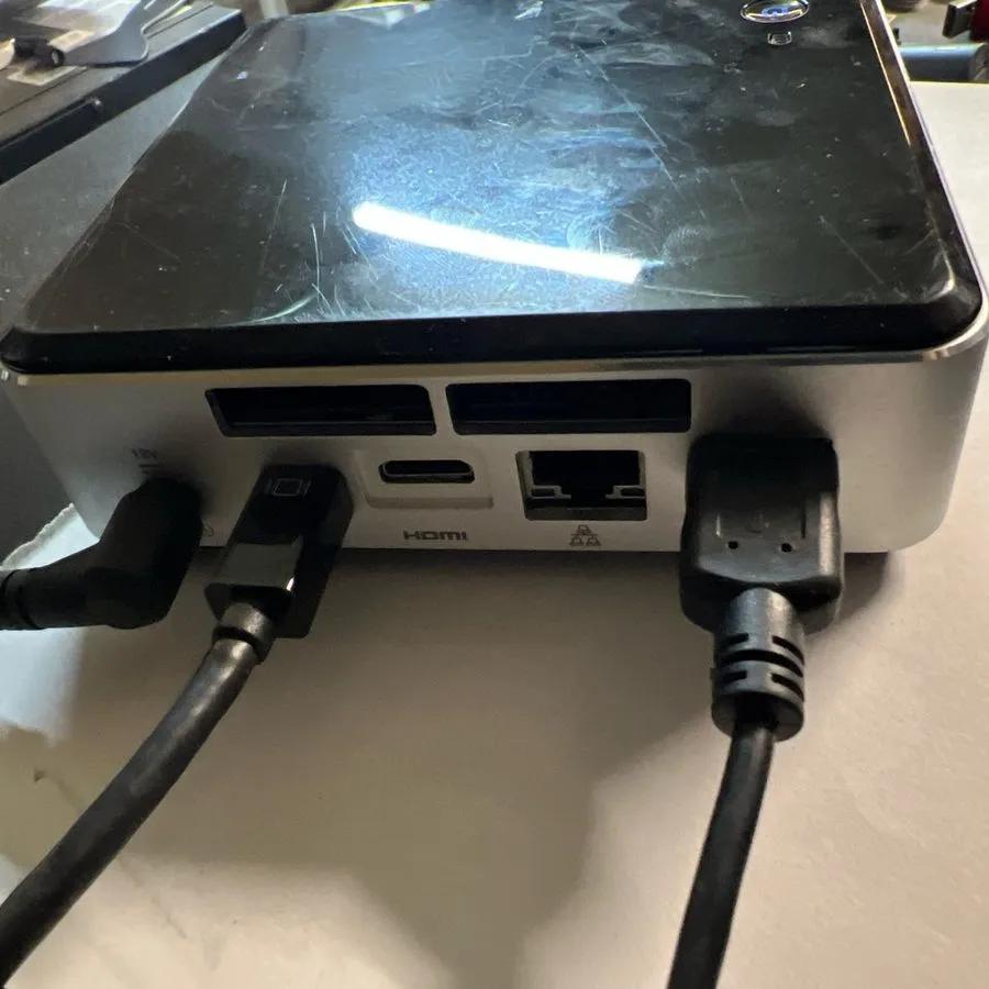 Жёсткий диск Intel NUC D54250WYK Core i5-4250U 1.30 GHz 8 GB DDR3L Desktop No HD