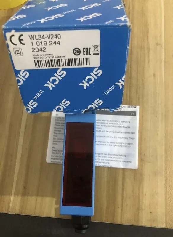 Фотоэлектрический датчик SICK WL34-V240 Photoelectric sensor