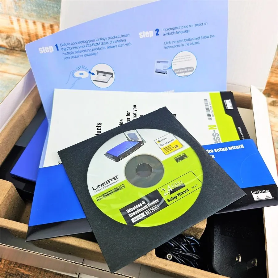Маршрутизатор Linksys WRT300N Wireless-N Broadband Router 4 Port MIMO Technology