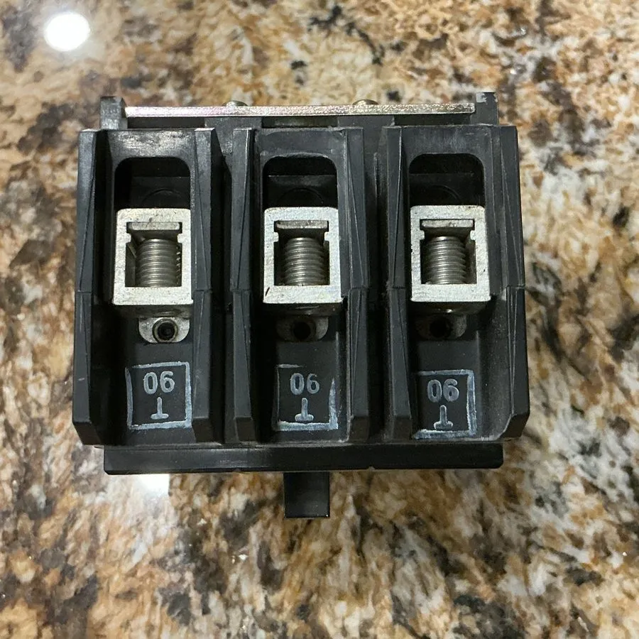 Автоматический выключатель Cutler Hammer GHB3030 30A 480V 3-Pole Circuit Breaker
