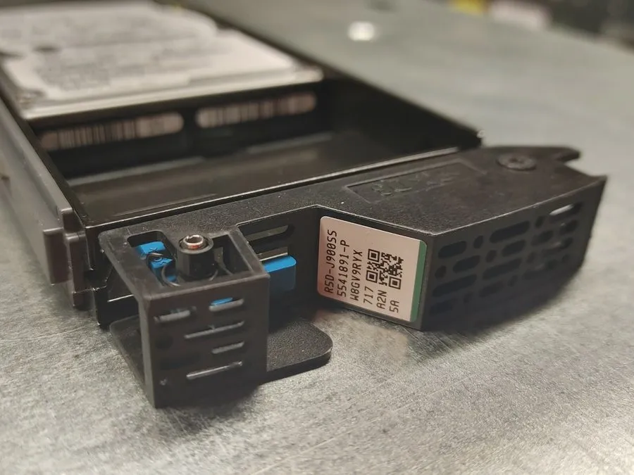 Жёсткий диск Hitachi Data Systems R5D-J900SS 5541891-P 900GB 10K 6G SAS SFF 2.5"