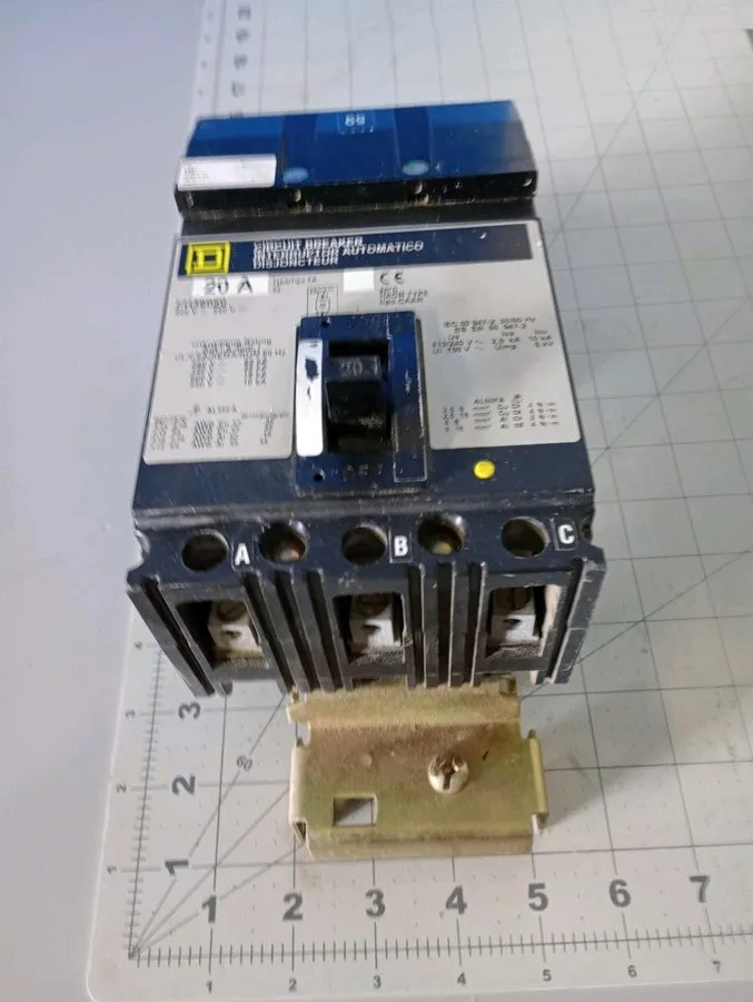 Автоматический выключатель SQUARE D FH36020 20 amp 600 volt I line Circuit Break — фото лота 2