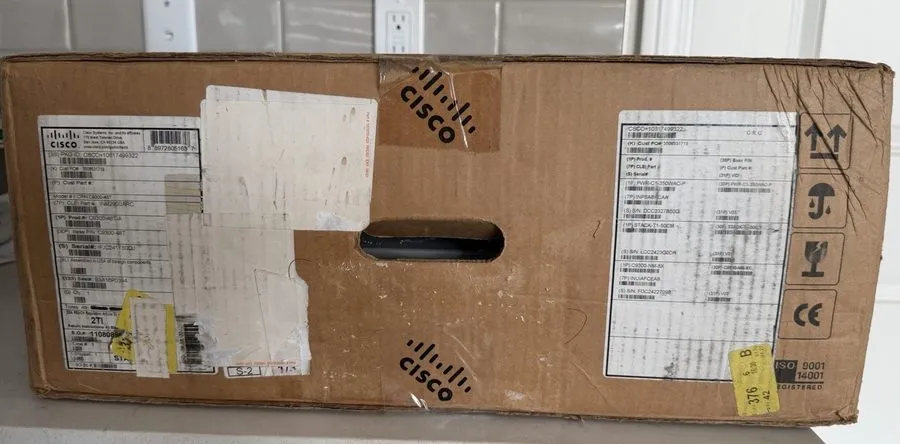 Коммутатор Cisco C9300-48T-A Catalyst 9300 48 Ports Managed Switch 1 Year — фото лота 1
