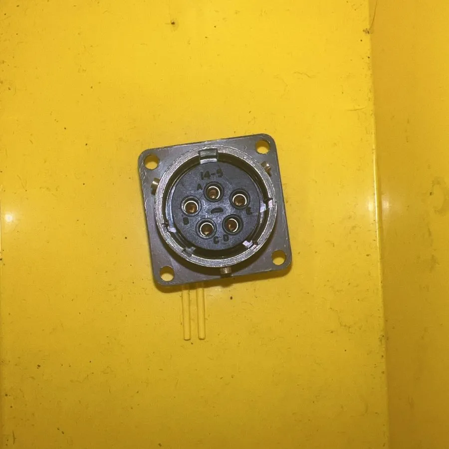 Разъём AMPHENOL Digikey APH 0506 PT02A14-5S CIRCULAR CONNECTOR RECEPTACLE ITT CA — фото лота 1
