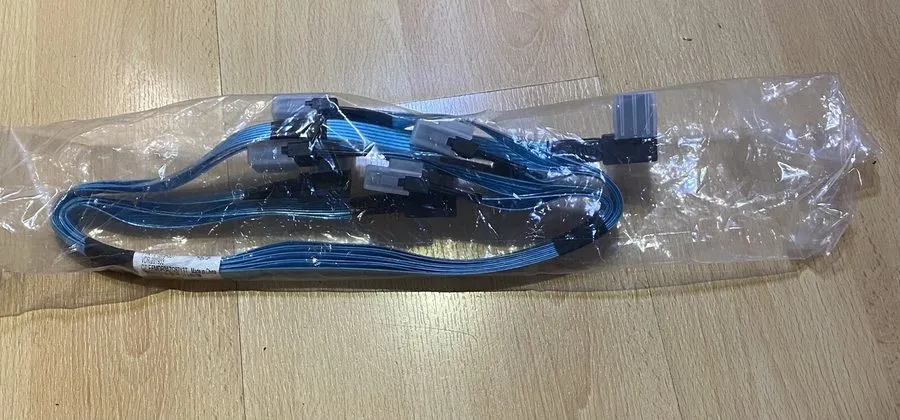 Экспандер HP 781579-001 4x4 Mini-SAS Cable SAS Expander To SFF Cage 784629-001