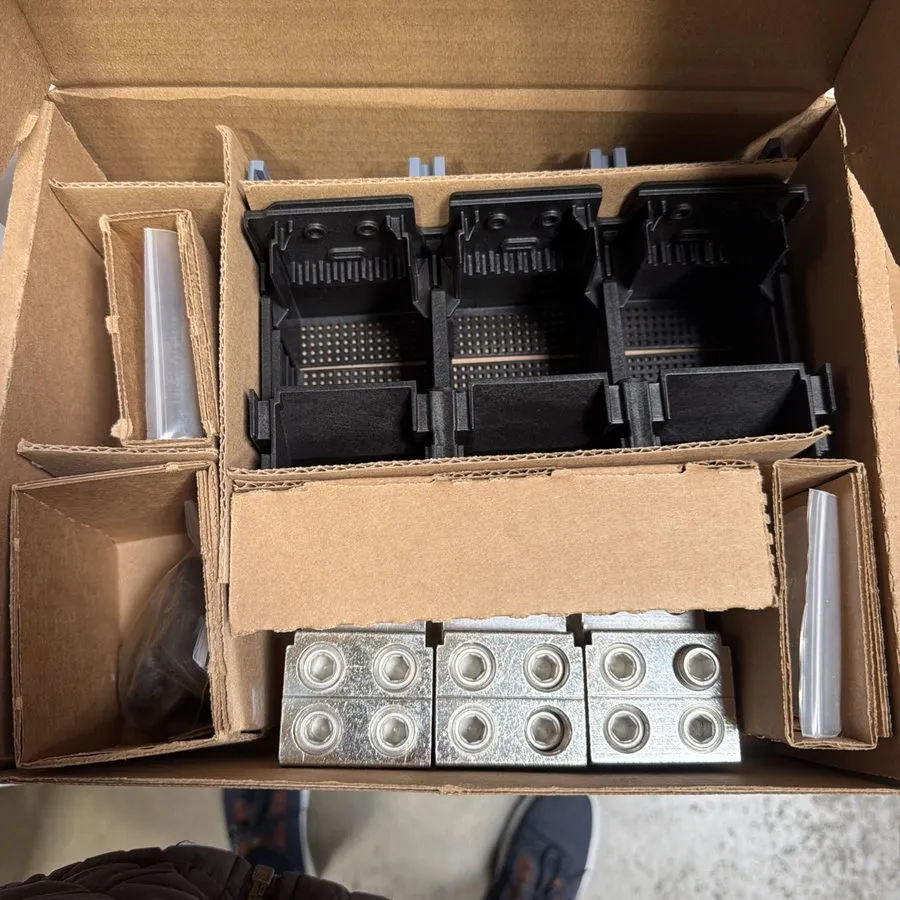 Автоматический выключатель SIEMENS L1V30619675002 3VA5 3VA6 1200 Breaker Lug Ter