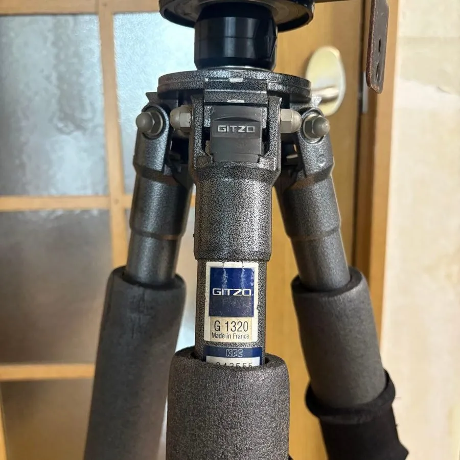 Оборудование видеонаблюдения GITZO G1320 Tripod with Velbon PH-273 Head 3-Sectio — фото лота 1