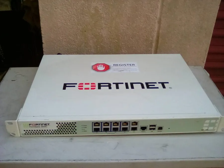 Межсетевой экран Fortinet FortiGate 300C FG-300C Network Security / Firewall