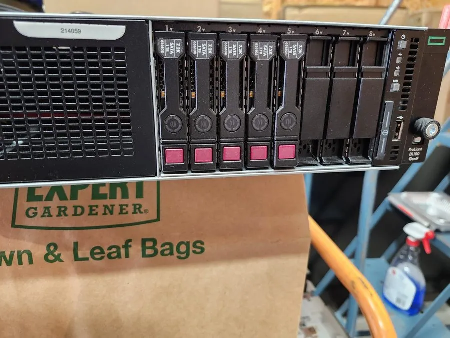 Сервер HP ProLiant DL180 G9 2.5" 8-Bay SFF Barebones 2x 800W PSU 1x Heatsink WH1 — фото лота 2