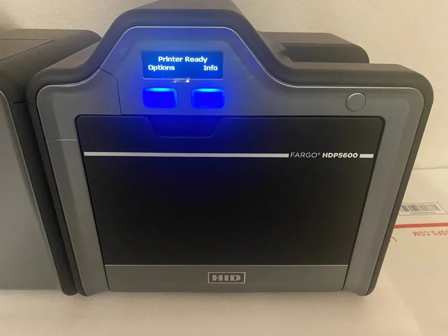 Принтер этикеток Fargo HDP5600 Dual-sided Reverse Transfer ID Card Printer Lamin — фото лота 1