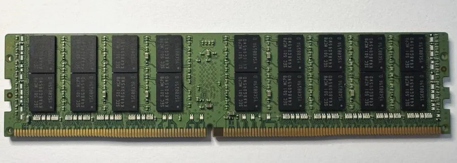 Модуль памяти Samsung 32GB DDR4 ECC 2133MHz PC4-2133P 4DRx4 LRDIMM M386A4G40DM0-