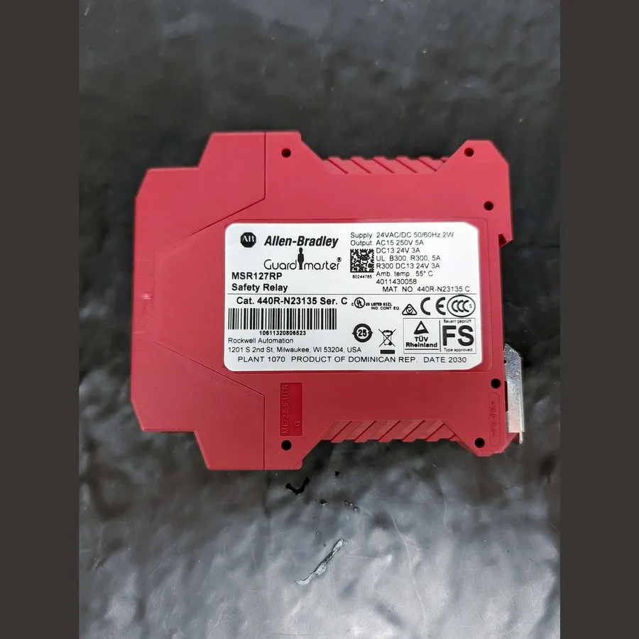 Реле безопасности Allen-Bradley MSR127RP / 440R-N23135 Guardmaster Safety Relay