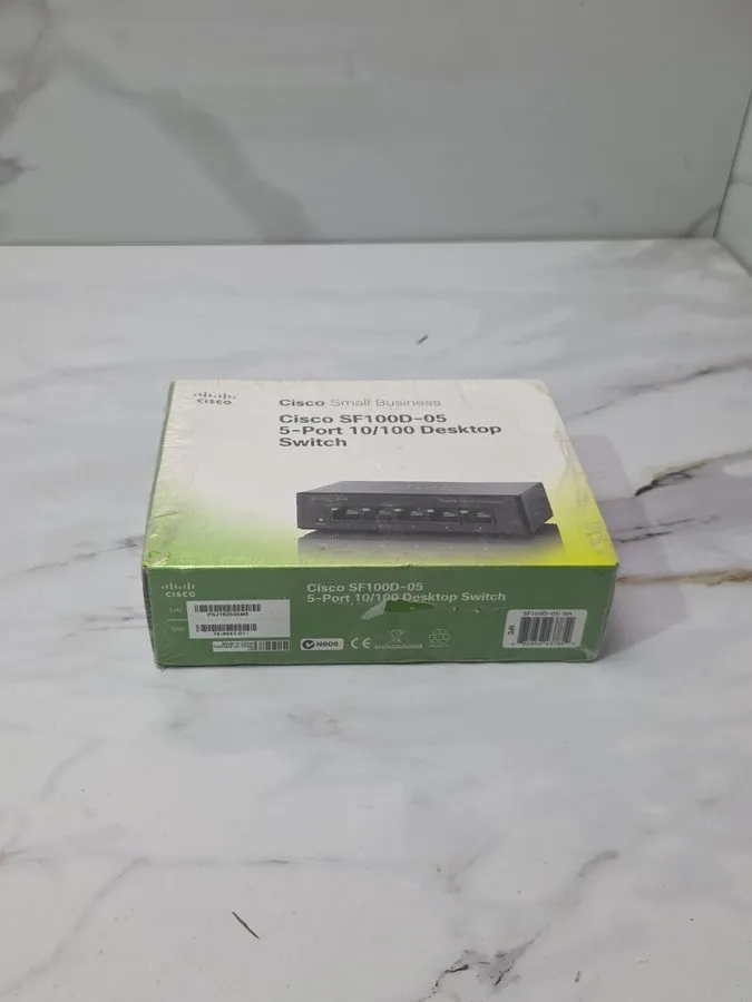 Коммутатор Cisco Small Business 100 Series Unmanaged (SF100D-05) External Switch