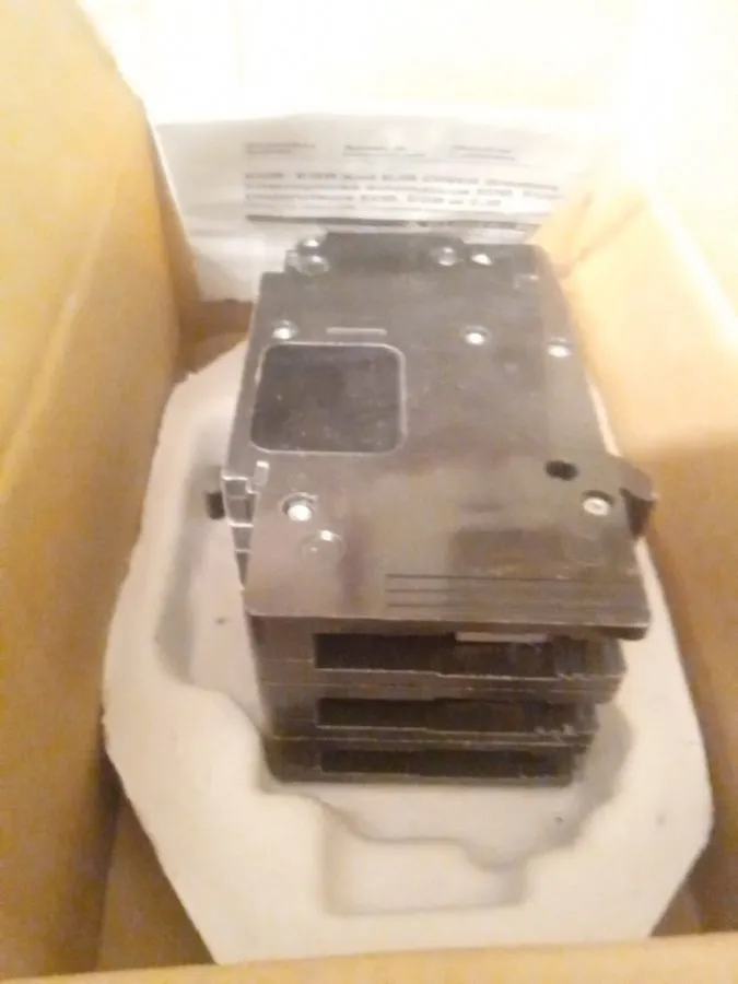 Автоматический выключатель EGB34100 Square D 100 Amp 480V 3 Pole Bolt On Circuit — фото лота 2