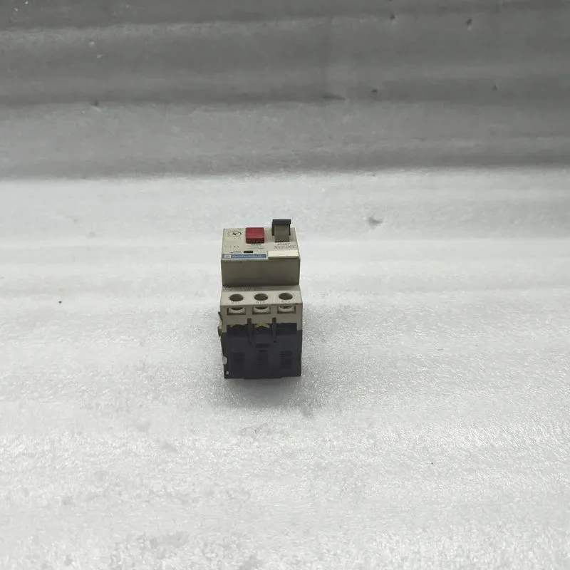 Автоматический выключатель Telemecanique Motor Circuit Breaker GV2-M06 1-1.6A GV — фото лота 1