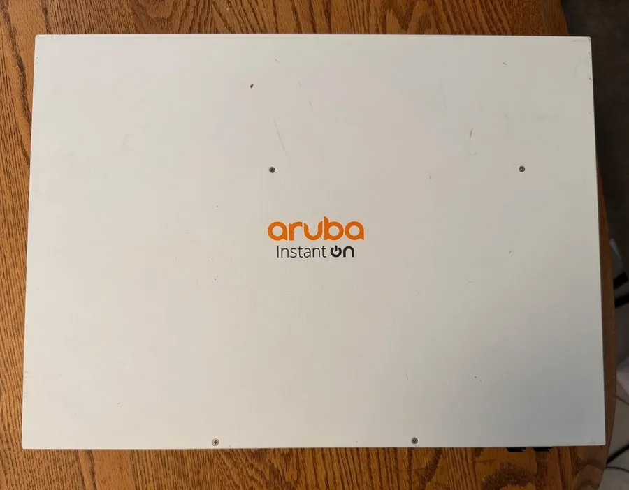 Коммутатор Aruba Instant On 1930 JL686A 48-Port PoE+ 370W Managed Switch 4x SFP+ — фото лота 1
