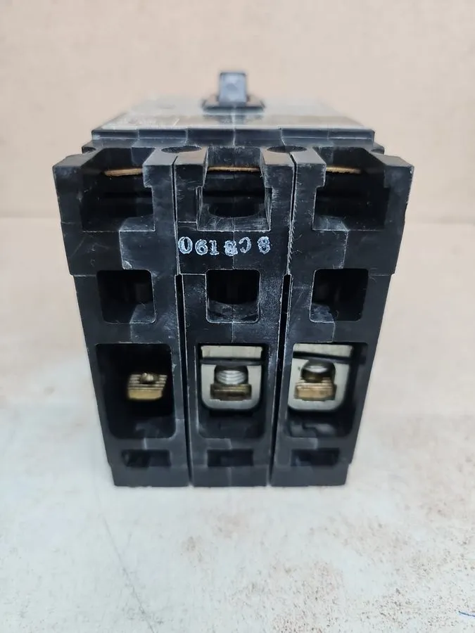 Автоматический выключатель Siemens HED43B040 Circuit Breaker Sentron Series HED4