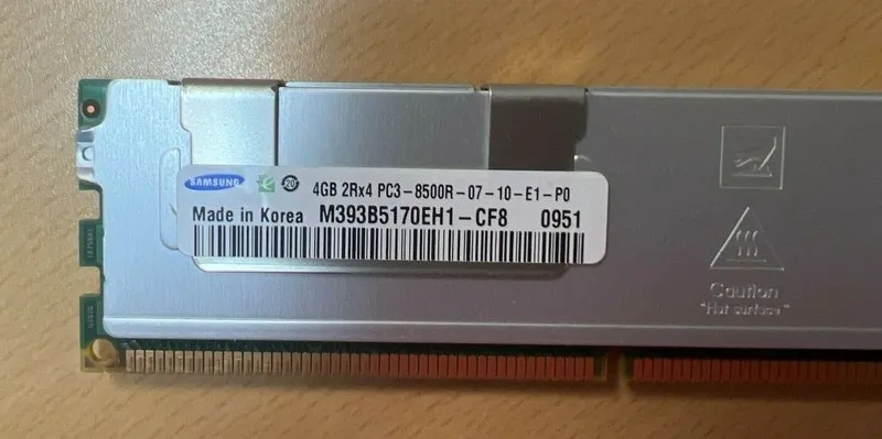 Модуль памяти Samsung 4GB 2Rx4 DDR3-1066MHz PC3-8500R ECC RAM M393B5170EH1-CF8