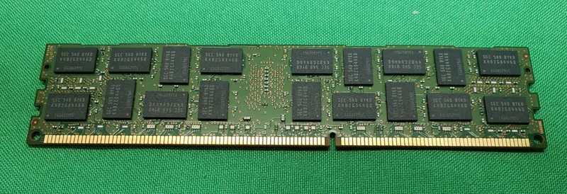 Модуль памяти Samsung 8GB PC3L-12800R-11-11-E2-D3 ECC REG M393B1K70DH0-YK0